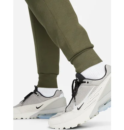Штаны мужские Nike Sportswear Tech Fleece Joggers Olive FB8002-222