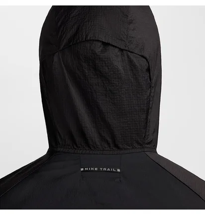 Вітровка чоловіча Nike Trail Aireez Black FN4002-010