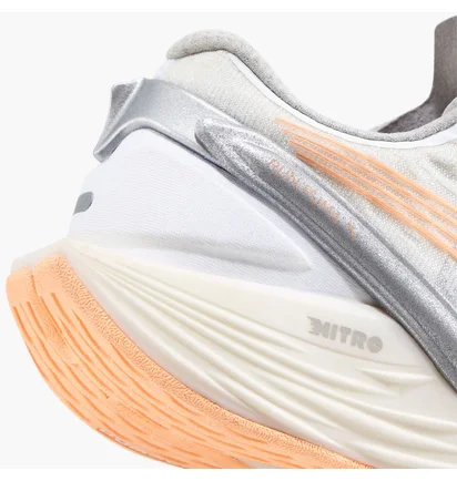 Кроссовки женские Puma Run Xx Nitro Wildwash Running Shoes White 376261-01