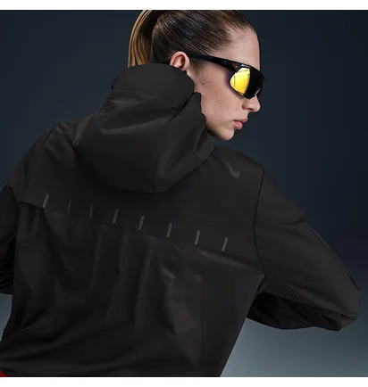 Ветровка женская Nike Arswft Sf Argmi Jk Black FZ3396-010
