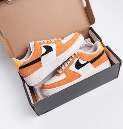 Кросівки жіночі Nike Air Force 1 Lxx Brown/White Dq0858-100