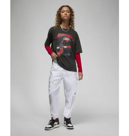 Футболка женская Air Jordan Heritage Graphic T-Shirt Black FB5137-010