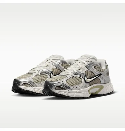 Кросівки жіночі Nike V5 Rnr Grey HQ7901-301