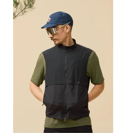 Жилетка мужская Fjallraven Hoja Adventure Black 12500161.550