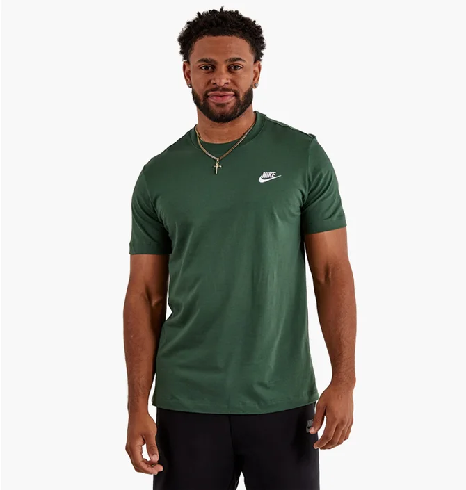 Футболка чоловіча Nike Club Tee Green AR4997-323