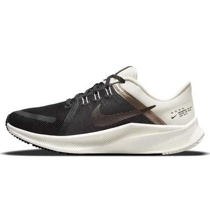 Кроссовки женские Nike Wmns Quest 4 Prm Black/White DA8723-001
