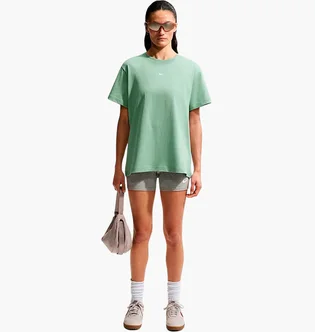 Футболка женская Nike Classic Green IH7601-006