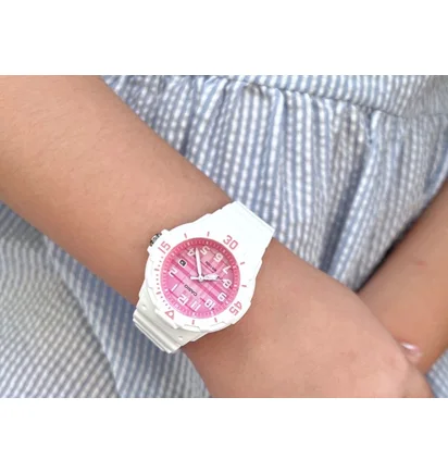 Часы женские Casio LRW-200H-4C
