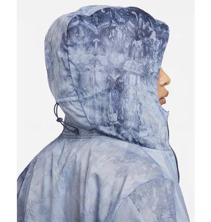 Вітровка жіноча Nike Trail Repel Light Blue FN6853-440