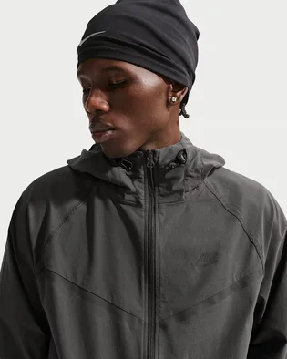Ветровка мужская Nike Dri-Fit Woven Full-Zip Windrunner Black IU6965-060