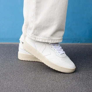 Кросівки жіночі Veja V-90 Leather Extra White VD2003380A