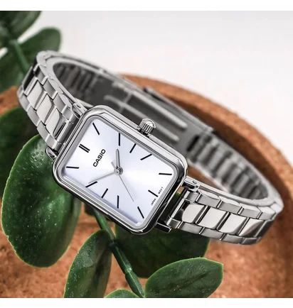 Годинник жіночий Casio Timeless Collection LTP-V009D-2E