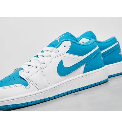 Кросівки дитячі Air Jordan Air 1 Low Junior White/Light Blue 553560-174