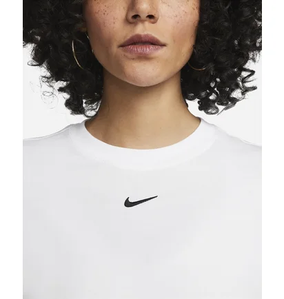 Футболка женская Nike T-Shirt W Nsw Essntl Tee Bf Lbr White DN5697-100