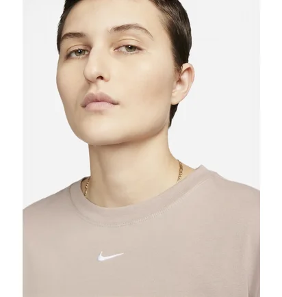 Футболка женская Nike Nsw Essntl Tee Bf Lbr Beige Dn5697-242