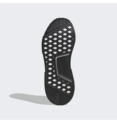 Кроссовки женские Adidas Nmd_R1 Shoes Black Gx2027