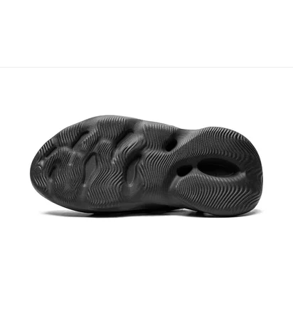 Тапочки мужские Adidas Yeezy Foam Runner Black HP8739