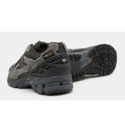Кросівки чоловічі New Balance 1906R Black/Grey M1906DSB