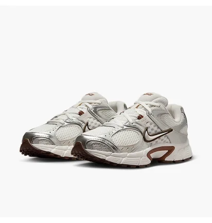 Кросівки жіночі Nike V5 Rnr Beige/Metallic HQ7901-102