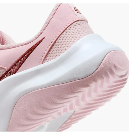 Кросівки жіночі Nike Legend Essential 3 Nn Pink DM1119-603