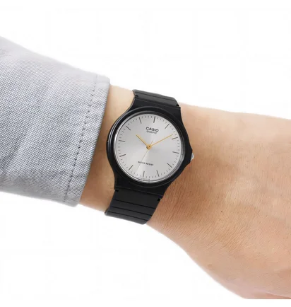 Годинник чоловічий Casio Timeless Collection L MQ-24-7E2