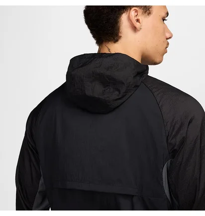Вітровка чоловіча Nike Trail Aireez Black FN4002-010
