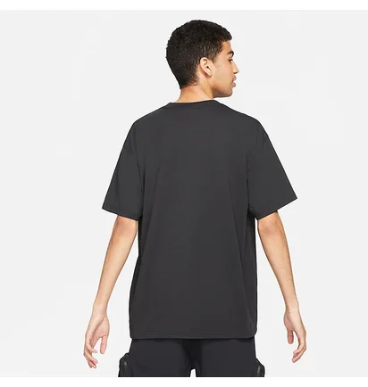 Футболка чоловіча Nike Black DC5356-010