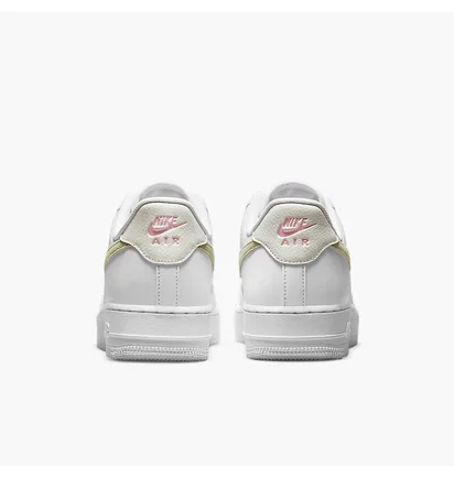 Кроссовки женские Nike Air Force 1 07 WomenS Shoes White DM2876-100