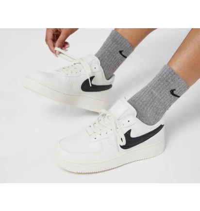 Кросівки жіночі Nike Air Force 1 07 White FV1182-001