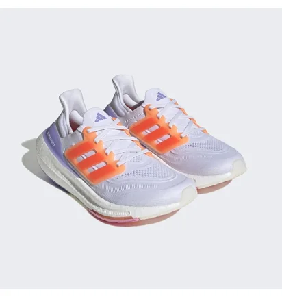 Кроссовки женские Adidas Ultraboost Light Running Shoes Light Blue HQ6354