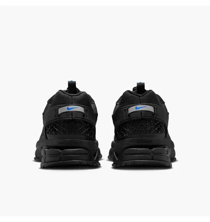 Кроссовки женские Nike Zoom Vomero Roam WomenS Winterized Shoes Black HQ2181-004