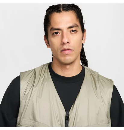 Жилетка чоловіча Nike Tech Woven Vest Olive HM4262-320