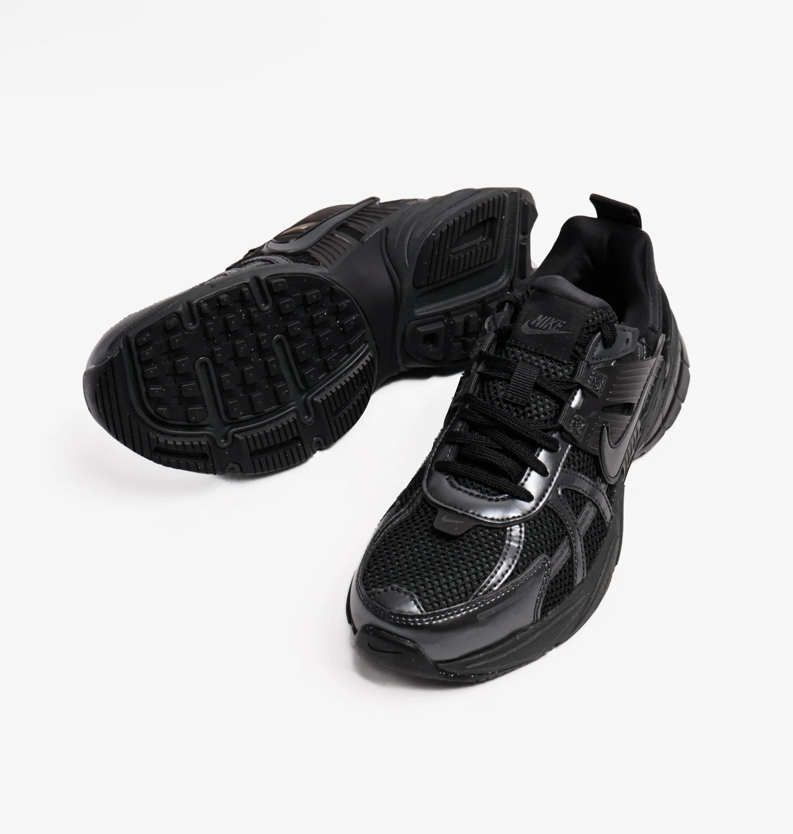 ᐉ Кросівки жіночі Nike V2K Run Shoes Black FD0736-001 - придбати
