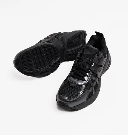 Кросівки жіночі Nike V2K Run Shoes Black FD0736-001