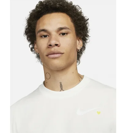 Футболка мужская Nike Sportswear White Fn4892-133