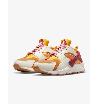 Кросівки жіночі Nike Wmns Air Huarache White/Orange Do6720-100
