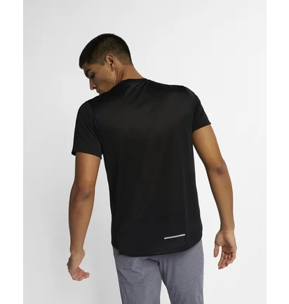 Футболка мужская Nike Dri-Fit Miler Black AJ7565-010