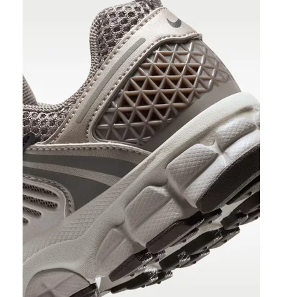 Кросівки дитячі Nike Vomero 5 (Gs) Beige HF6998-200