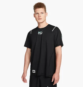 Футболка мужская Nike T-Shirt Dri-Fit D.Y.E. Short-Sleeve Fitness Top Black DQ6646-010