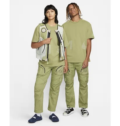 Футболка унисекс Nike Ispa Short-Sleeve T-Shirt Olive FD7856-334