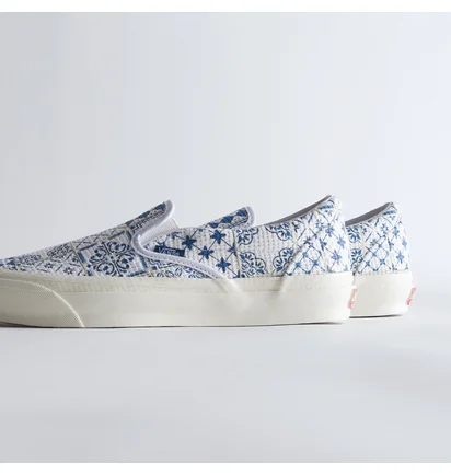 Кроссовки мужские Kith For Vault By Vans Azulejo Tile Og Classic Slip-On Lx White VN0A32QNWHT