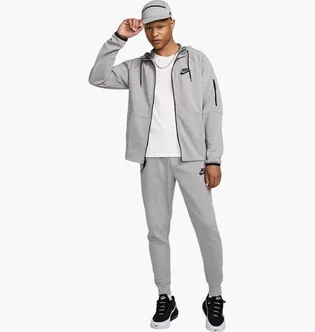 Спортивный костюм мужской Nike Tech Essentials Grey DD5293-002__DD5284-002