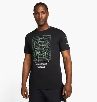 Футболка мужская Nike Sportswear Black FB9768-010