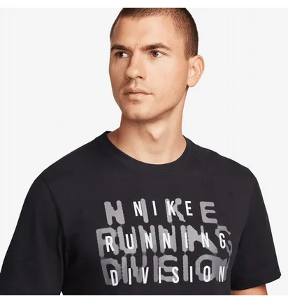 Футболка мужская Nike Dri-Fit Run Division T-Shirt Black FN0829-010