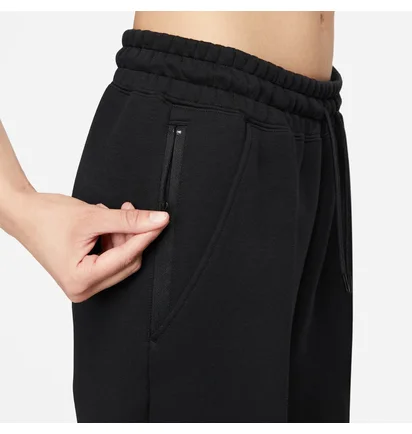 Женский спортивный костюм Nike Tech Fleece 24 Black FB8330-010__FB8338-010
