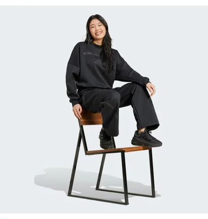 Свитшот женский Adidas Z.N.E. Sweatshirt Black JE7855