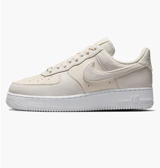 Кроссовки женские Nike Air Force 1 07 Next Nature WomenS Shoes Beige HQ3905-001
