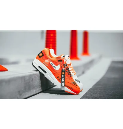 Кроссовки женские Nike Wmns Air Max 1 Lx Orange 917691-800