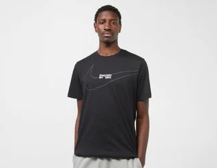 Футболка мужская Nike Swoosh T-Shirt Black FQ3785-010