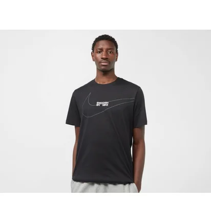 Футболка мужская Nike Swoosh T-Shirt Black FQ3785-010